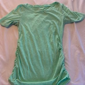 Short sleeved tee with side ruching